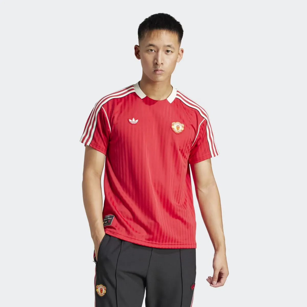 

Футболка унисекс Manchester United Adidas Terrace Icons, красный