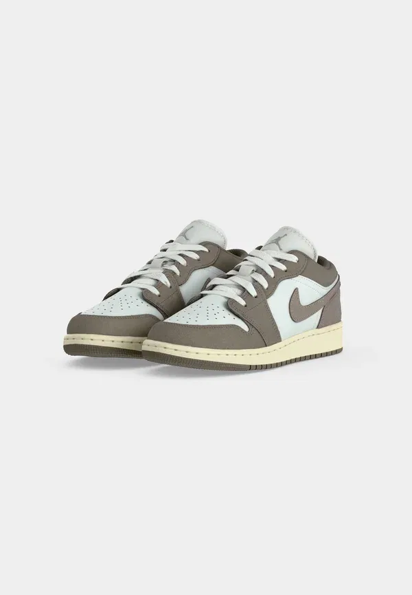 Кроссовки Air 1 Jordan, olive grey/enigma stone/summit white/pale ivory, оливково-серый/загадочный камень/вершинный белый/бледно-слоновая кость — фото 3