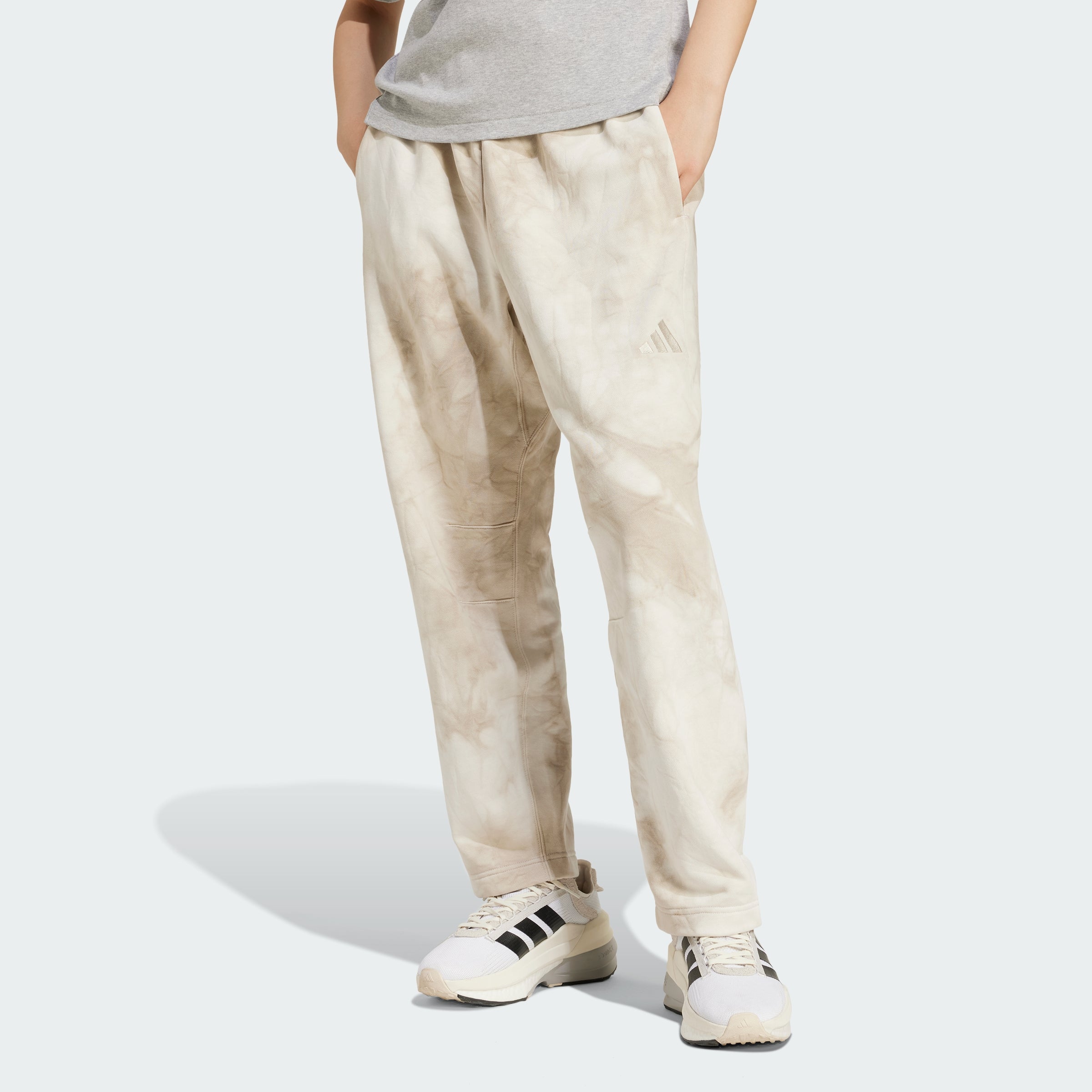 

Женские брюки adidas ALL SZN из флиса с принтом тай-дай Barrel Leg, цвет alumina