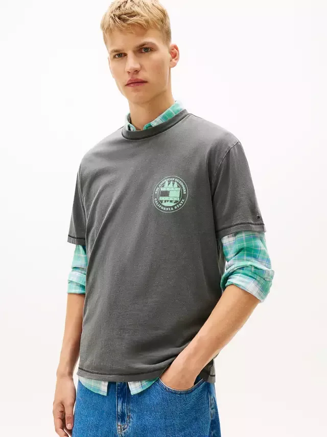 Футболка Tommy Jeans Back Slogan Textured Relaxed, черная Tommy Hilfiger