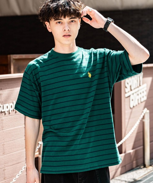 

U.S. POLO ASSN. Футболка с коротким рукавом, свободного кроя, с круглым вырезом и принтом на спине, однотонная с каймой. US Polo Assn., темно-зеленый