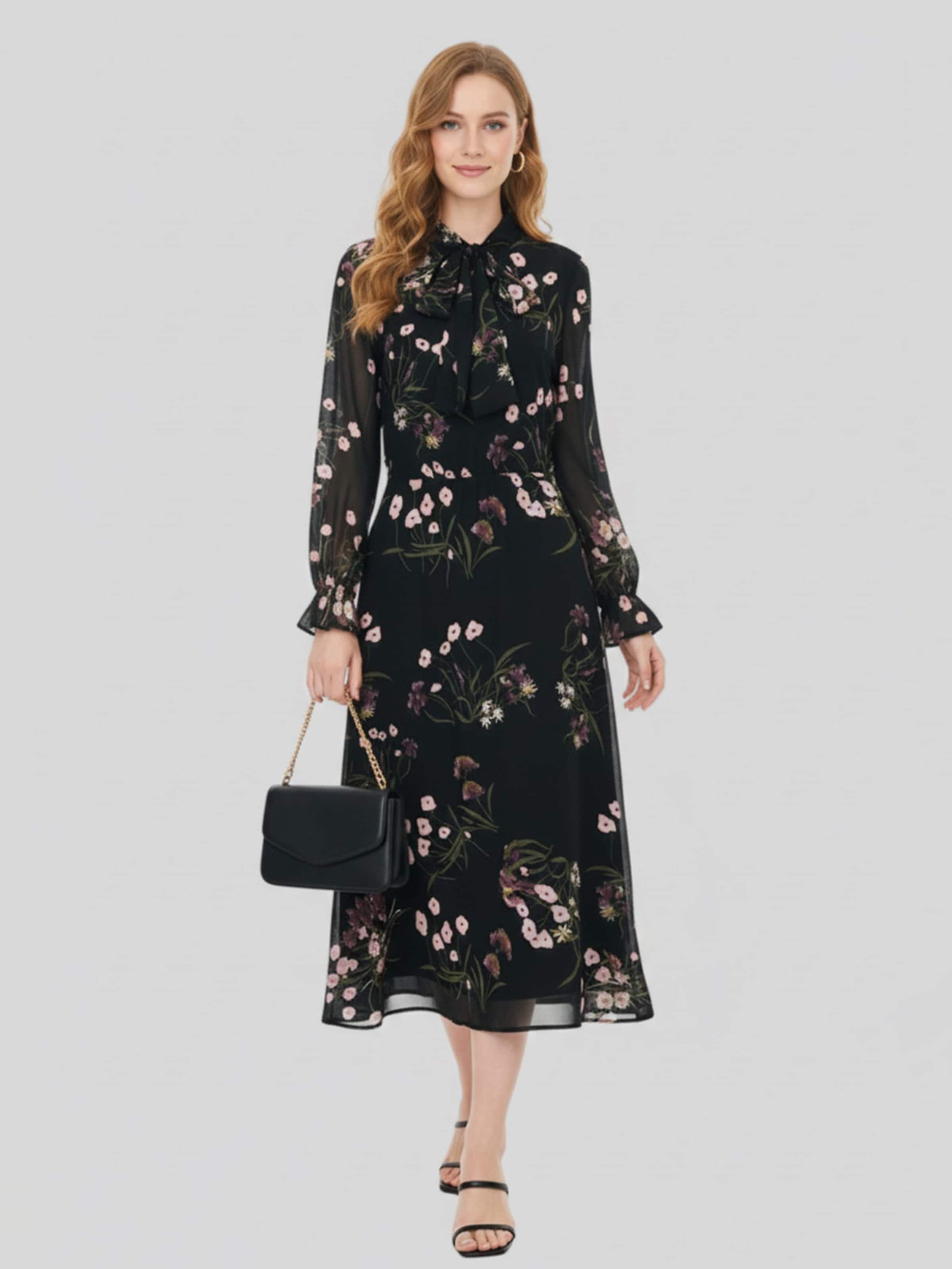 

LapaPlus Платье в черном цвете