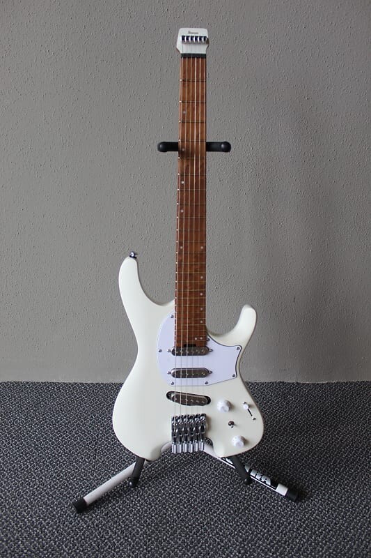 

Электрогитара Brand New Ibanez Ichika Signature ICHI10 Electric Guitar - Vintage White Matte