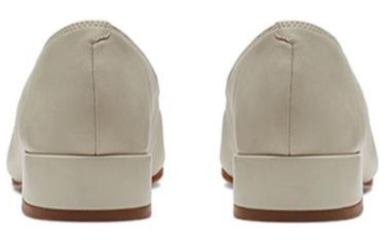 Женские повседневные туфли Женские низкие молочно-белые Clarks — фото 4
