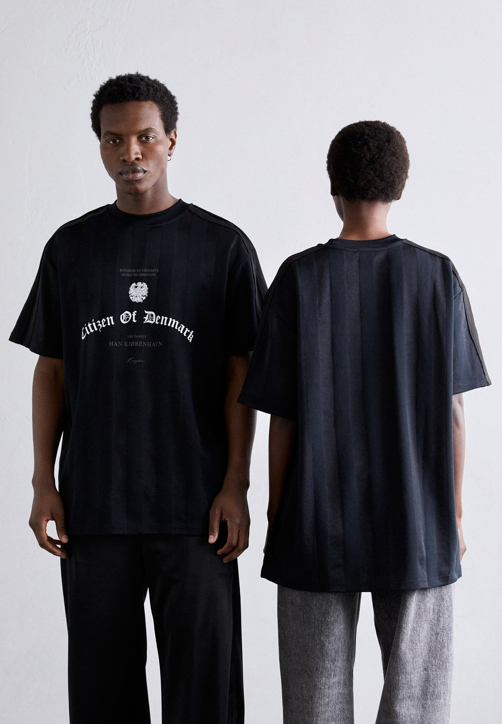 

Футболка с принтом FOOTBALL TEE UNISEX Han Kjøbenhavn, черный