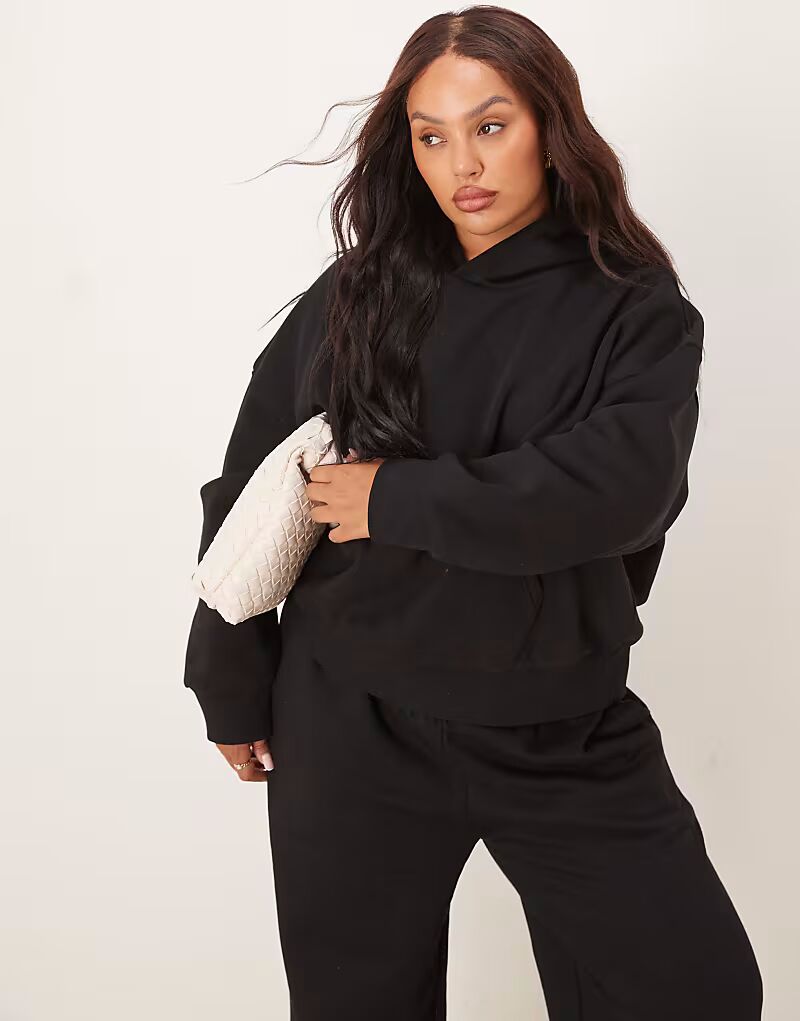 

Толстовка свободного кроя с начесом сзади черного цвета Asos Curve