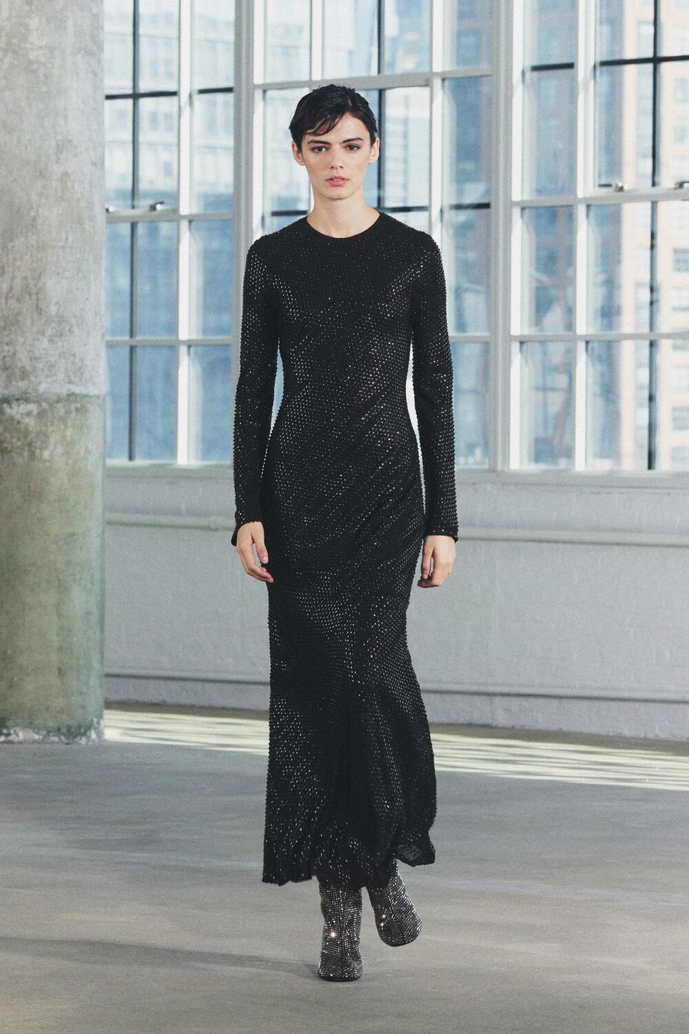

Длинное платье с пайетками ZARA, черный