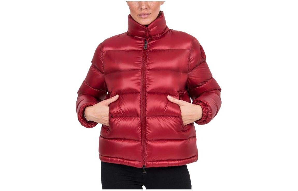 

Пуховик женский красный Moncler