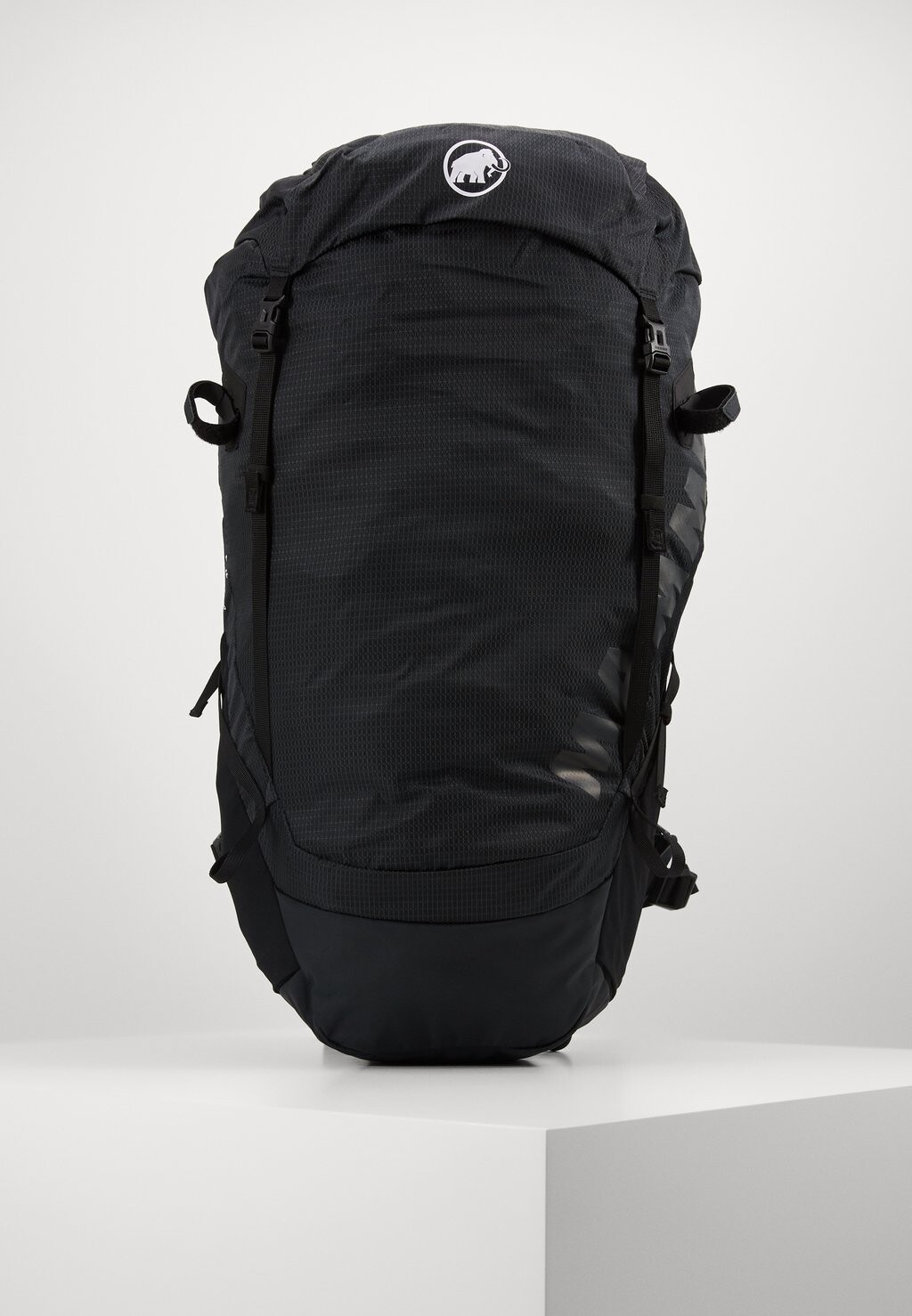

Рюкзак треккинговый Mammut Ducan, чёрный