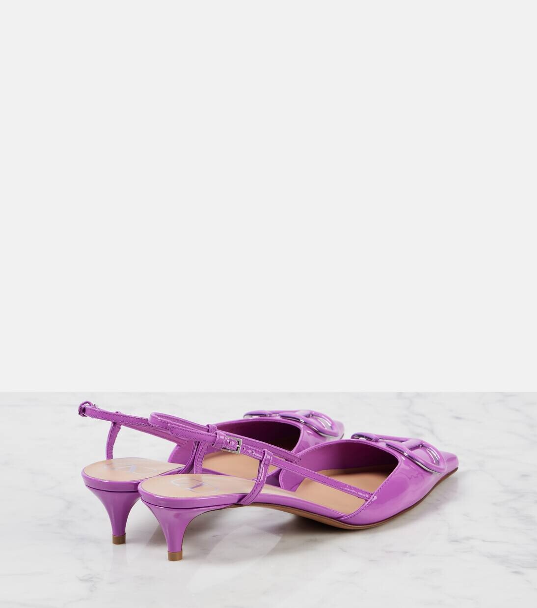Туфли-лодочки VLogo Signature из лакированной кожи с ремешком на пятке Valentino Garavani, цвет vivid violet — фото 3