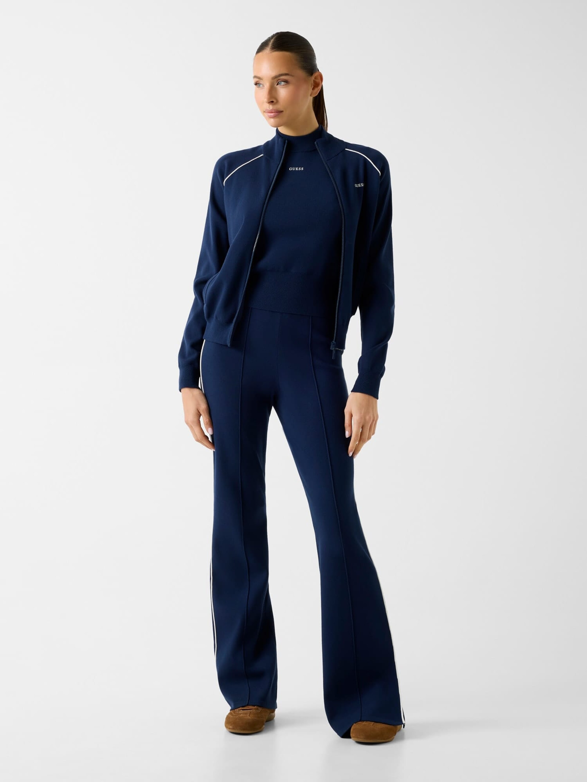 

GUESS Узкие брюки в темно-синем цвете