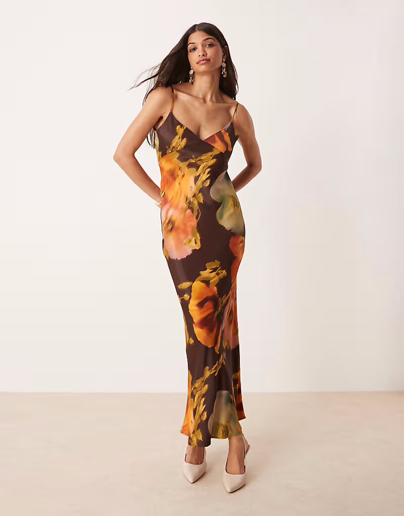 

Платье макси из атласа ASOS DESIGN с завязками на спине и крупным цветочным принтом