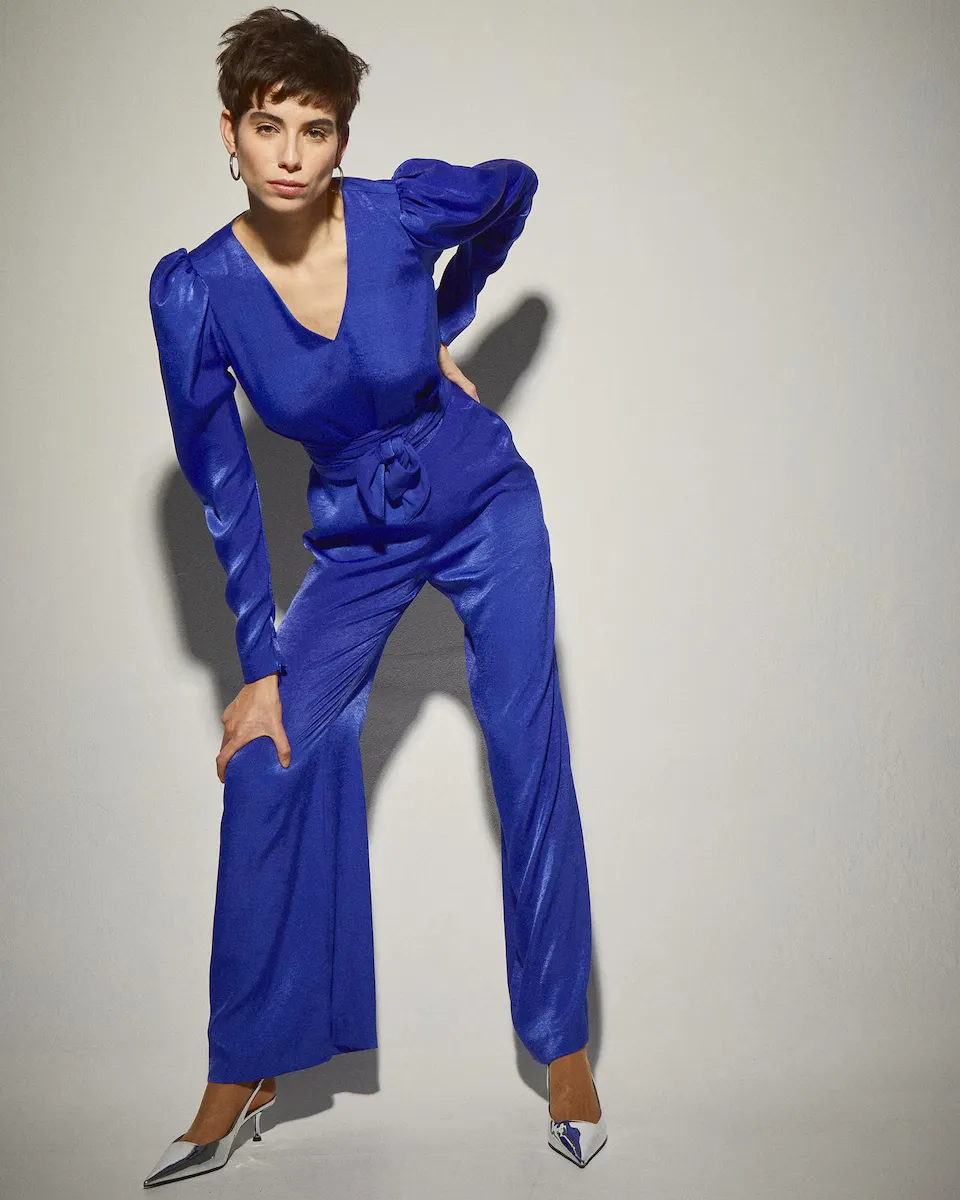 

Женский атласный комбинезон с деталями на плечах Dolores Promesas, синий