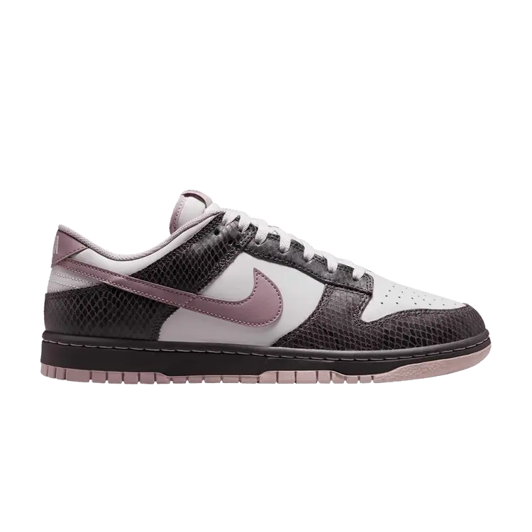 

Кроссовки Nike Dunk Low 'Medium Ash Violet Snakeskin', фиолетовый