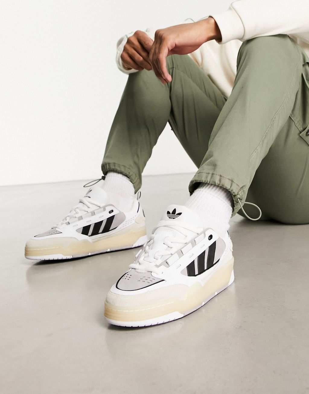 

Кроссовки Adidas Originals ADI2000, белый/серый