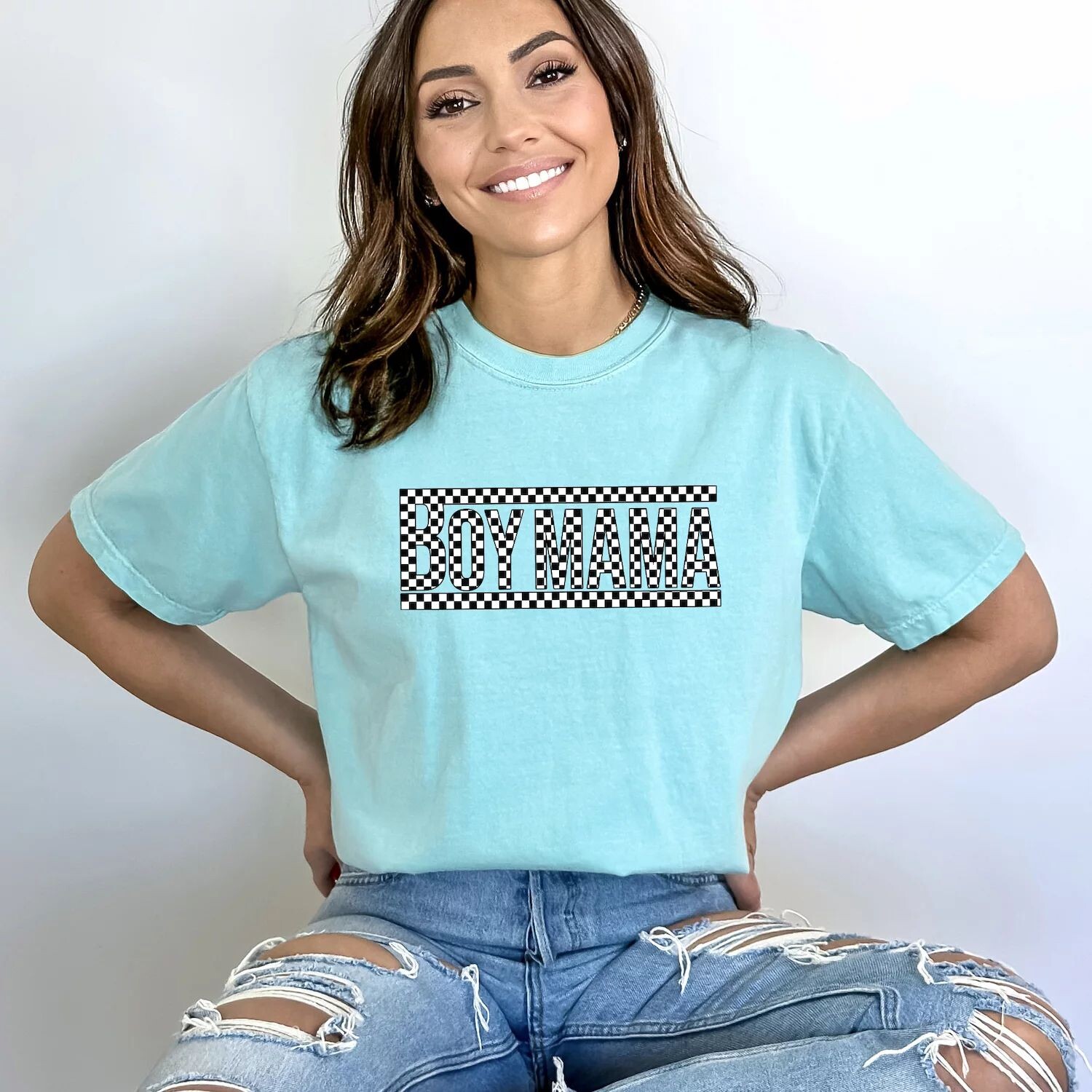 

Клетчатые футболки Boy Mama Box, окрашенные в готовую одежду Simply Sage Market