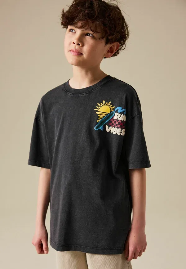 Футболка с коротким рукавом и принтом Next, charcoal grey back print, цвет угольно-серый с принтом на спине — фото 2