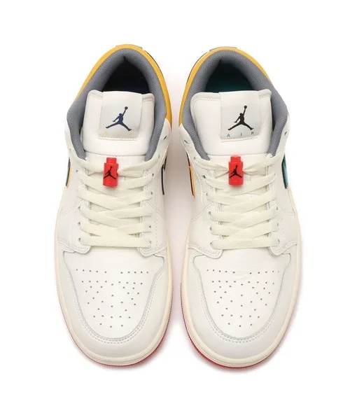 Кроссовки Air Jordan 1 Low Premium из натуральной кожи Jordan Brand бежевые — фото 2