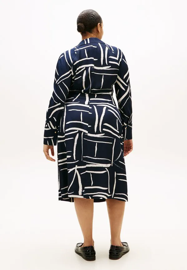 Платье-Рубашка свободного кроя с запахом, модель curve Tommy Hilfiger Curve, Flag Feathers Navy Large — фото 2