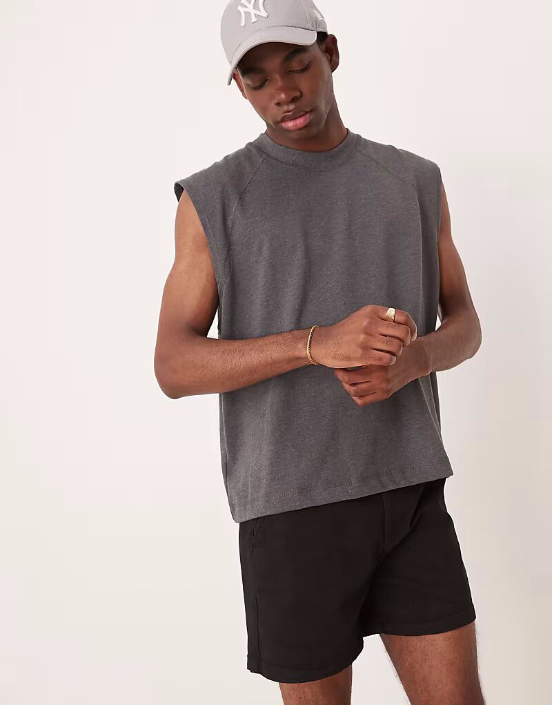 

Укороченные узкие шорты-чиносы ASOS DESIGN черного цвета