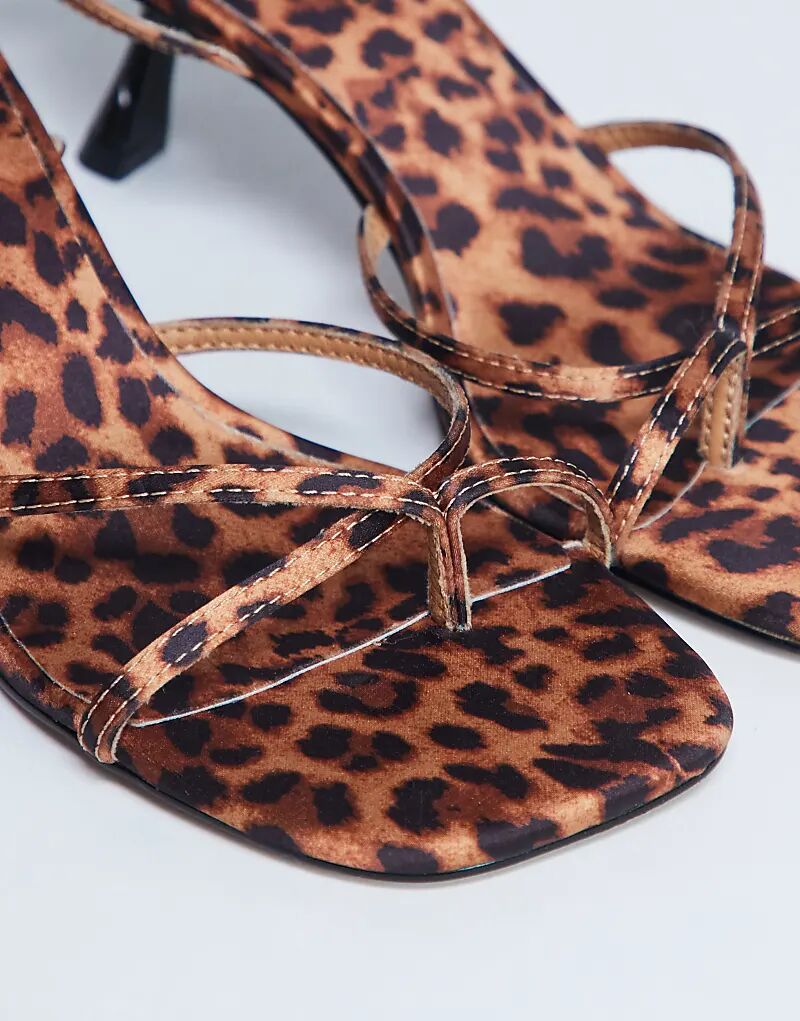 Босоножки Topshop Ila с леопардовым принтом и средним каблуком. — фото 2