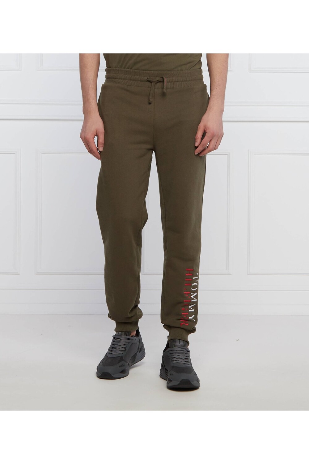 

Спортивный костюм Tommy Hilfiger