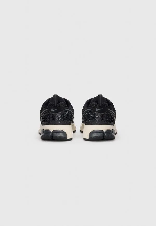Кроссовки vomero 5 Nike Sportswear, Black/Anthracite/Soft Pearl/Burgundy Crush — фото 3