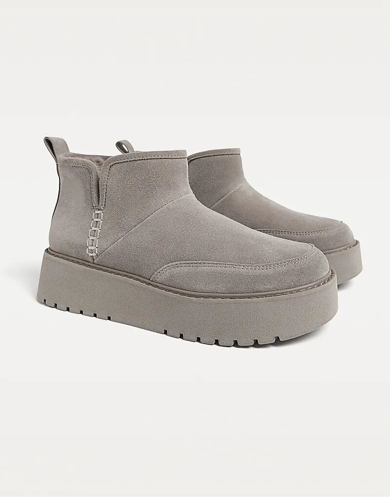 Ботильоны Stradivarius из искусственной кожи серого цвета