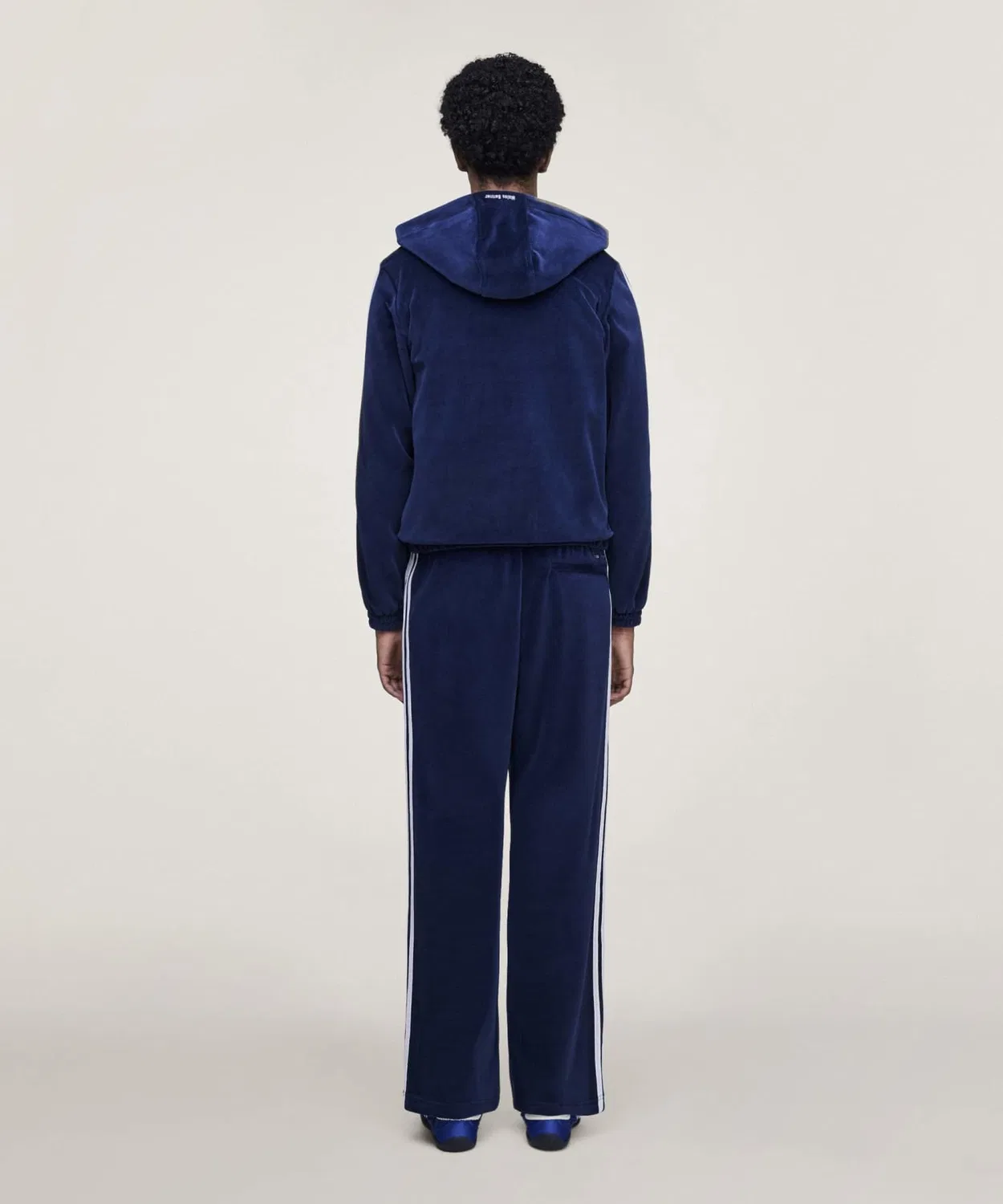 Тренировочные штаны adidas Originals by Wales Bonner велюровые синие — фото 3
