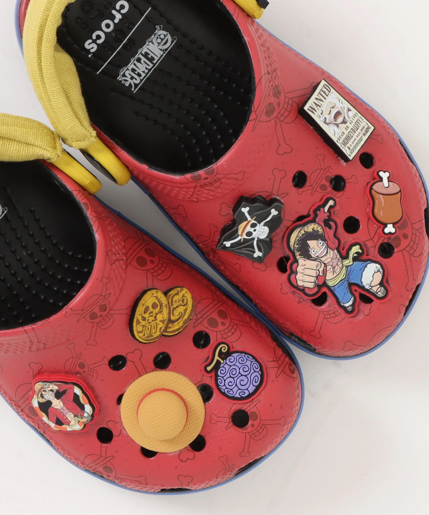 Детские сандалии Crocs One Piece Luffy Classic Clog разноцветные — фото 4