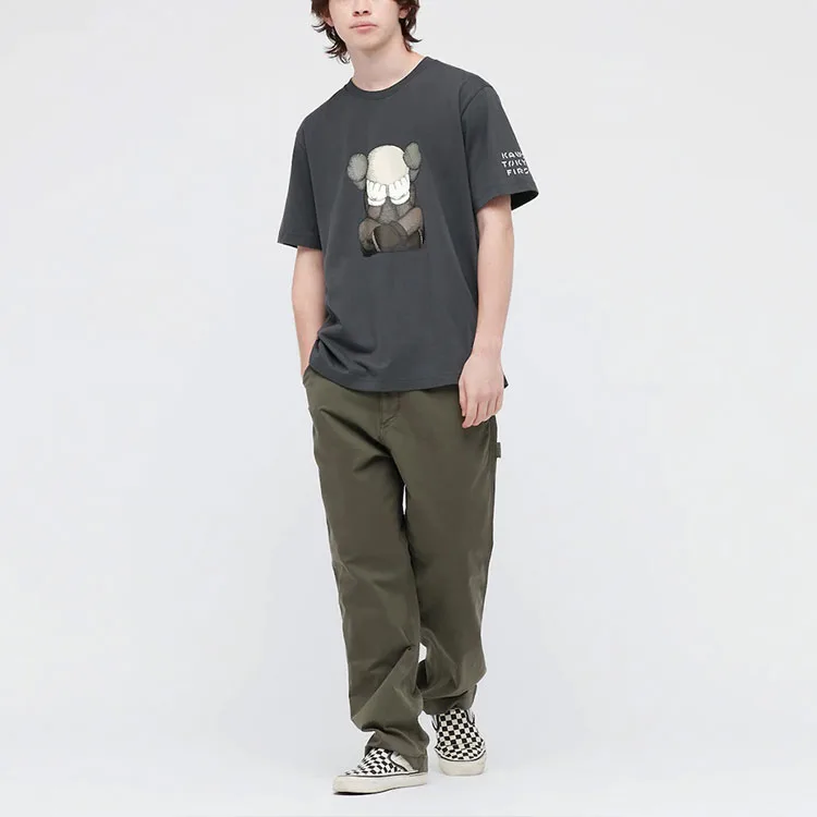 Футболка KAWS Tokyo First Tee Asia UNIQLO, темно-серый — фото 4