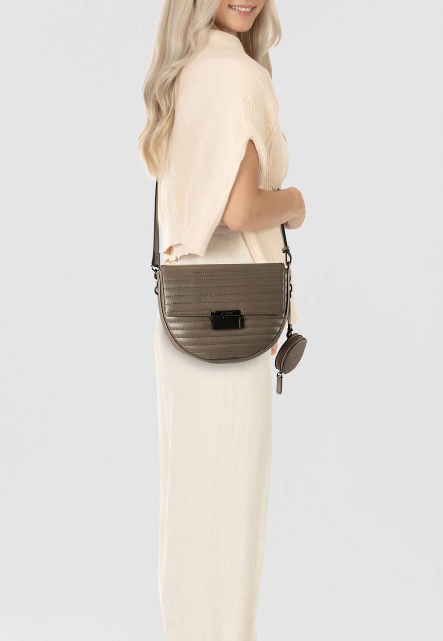 

Сумка кросс-боди Picard Cross body bag, Gravel/Grey