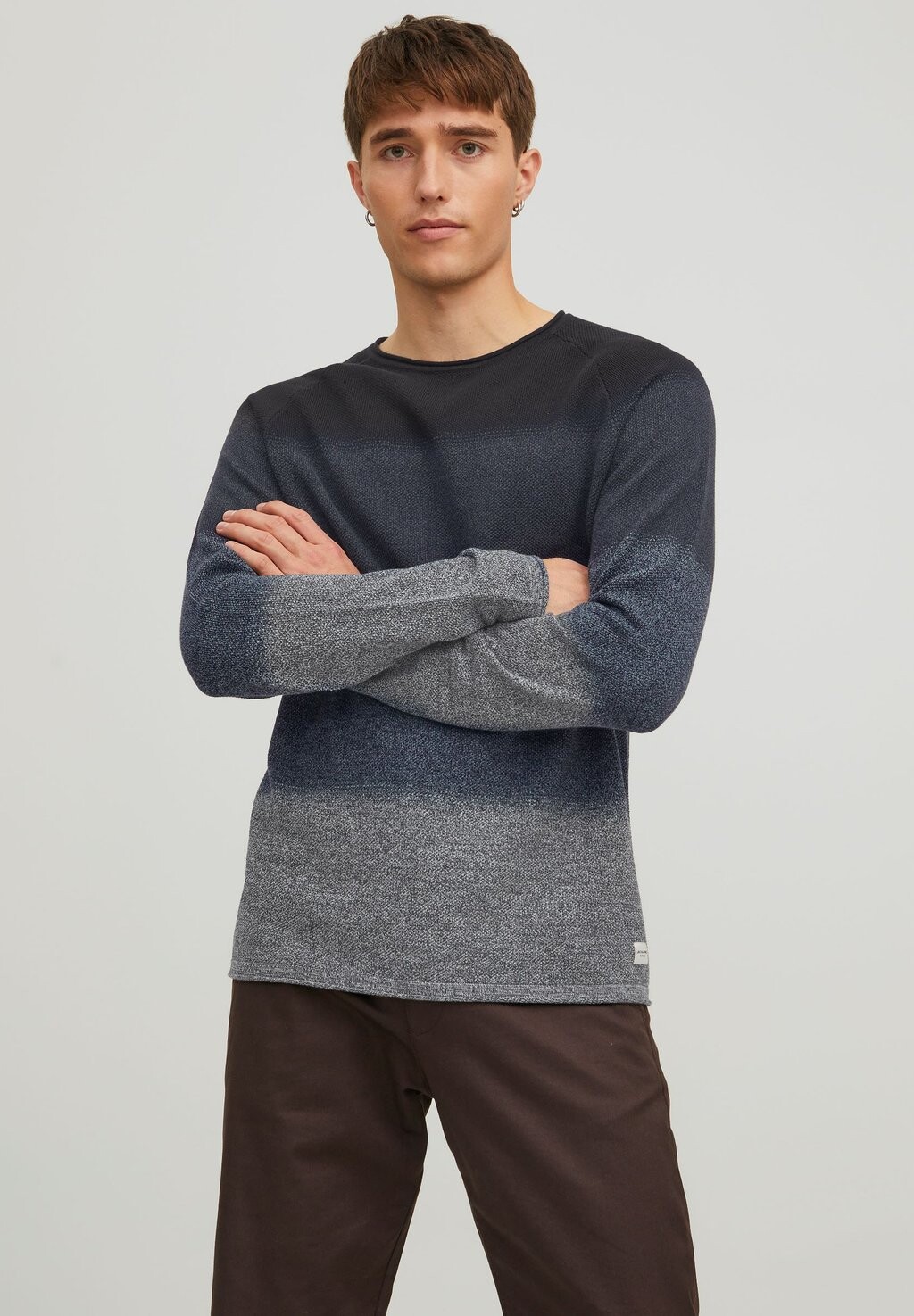 

Свитер JJEHILL CREW NECK NOOS Jack & Jones, темно-синий блейзер с градиентом