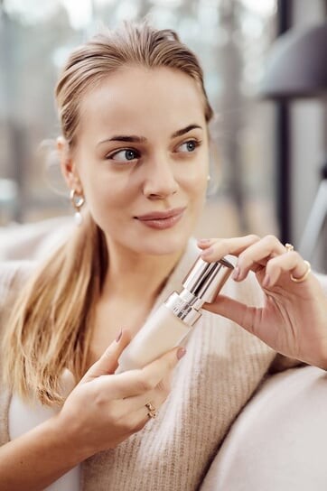Тональный крем DAY TO NIGHT Longwear Coverage Foundation 24h, 025N Neutral, 30 мл Dr Irena Eris — фото 4