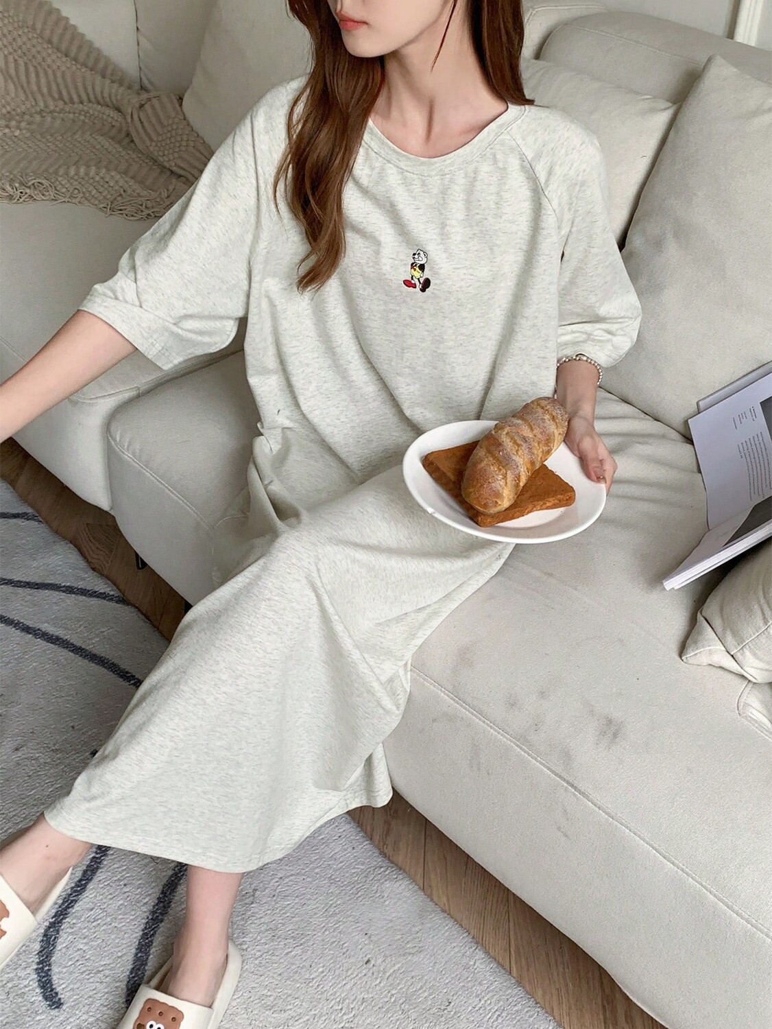 

Платье Homewear свободного кроя со спущенной линией плеч и декоративным узором Dazy, светло-серый