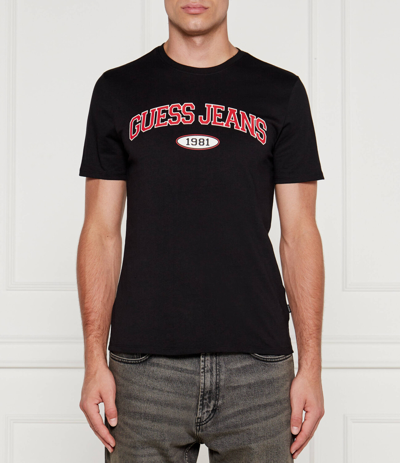 

Футболка Guess Jeans Slim Fit, черный