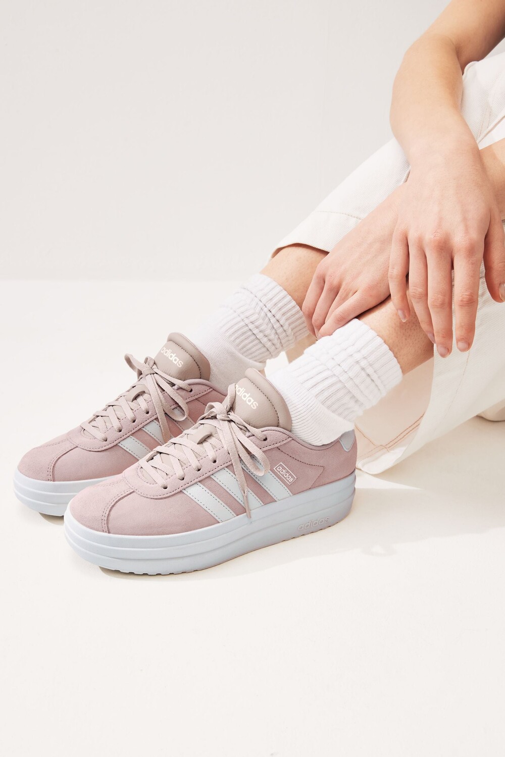 

Vl Court смелые спортивные кроссовки Adidas, розовый