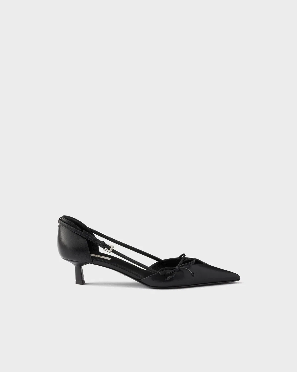 Туфли-лодочки из кожи с открытыми боками Prada, черный — фото 2