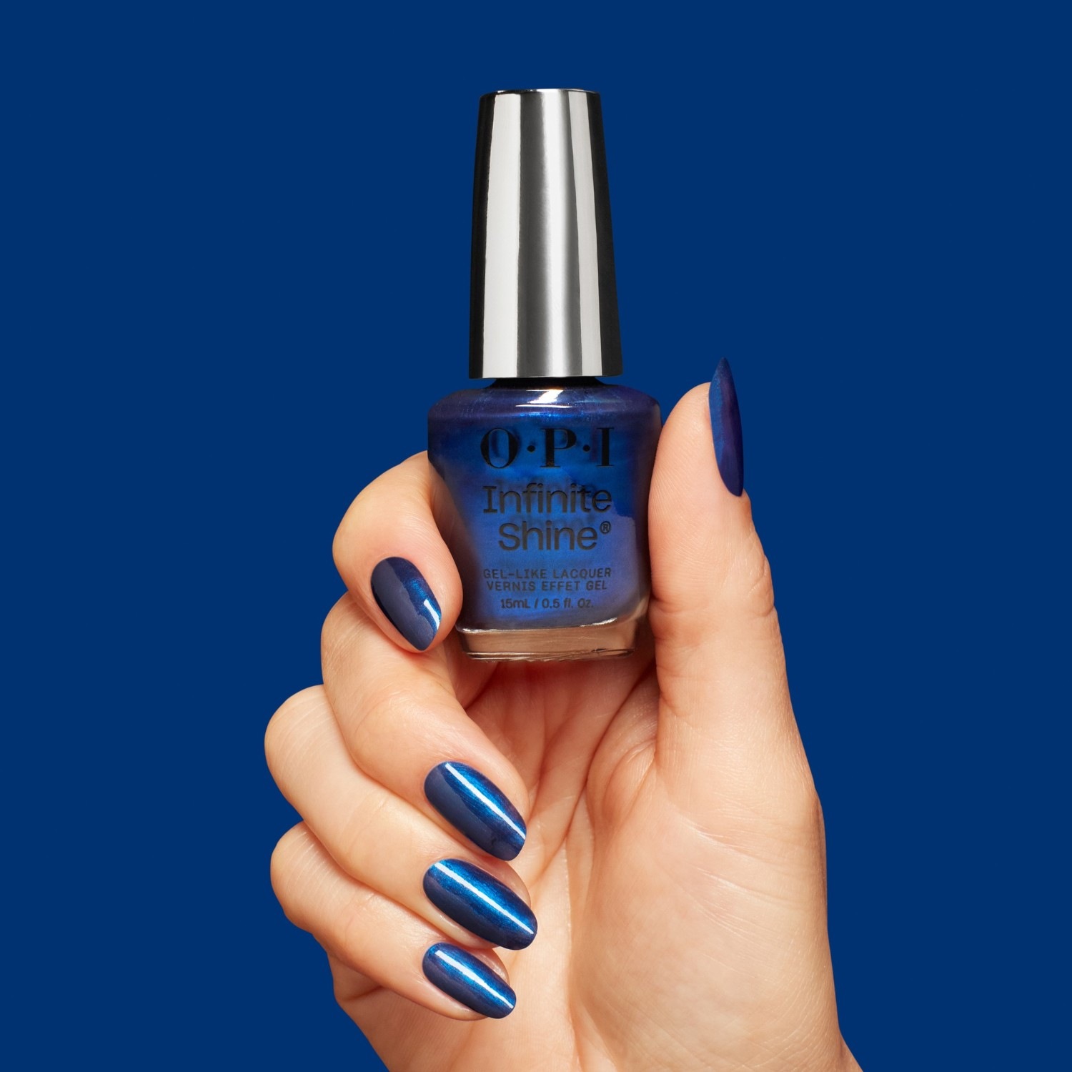 Лак для ногтей nail lacquer holiday 2025 - good enough to treat Opi, hrs18 - sneak-a-blue candy, объем 15 мл — фото 3