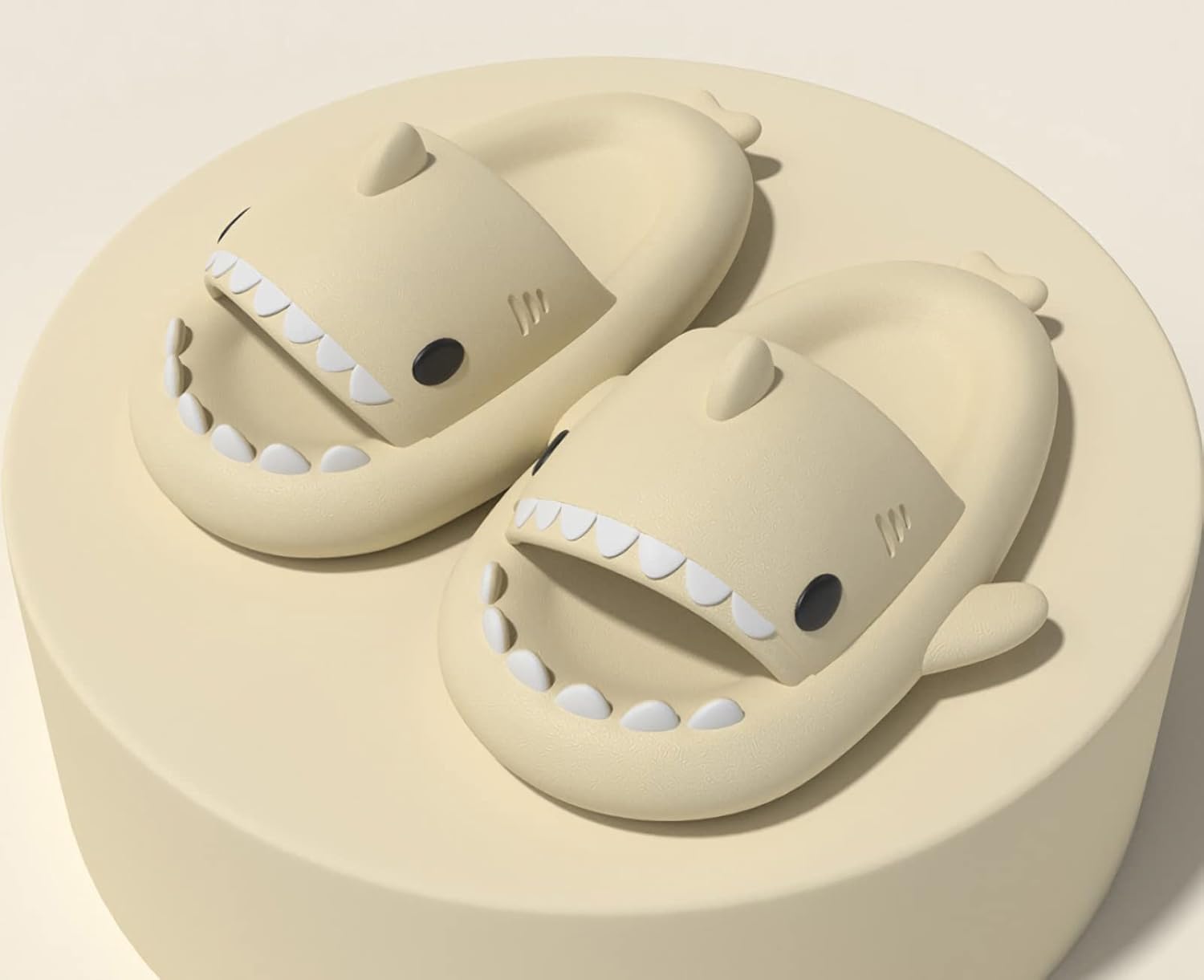 Тапочки Roscylco Shark Cloud, милые шлепанцы с акулой для женщин и мужчин, летние тапочки-сандалии для мальчиков и девочек, спа-платформа, нескользящие пляжные сандалии с открытым носком, душевые тапочки для пары Rosyclo, бежевый — фото 2