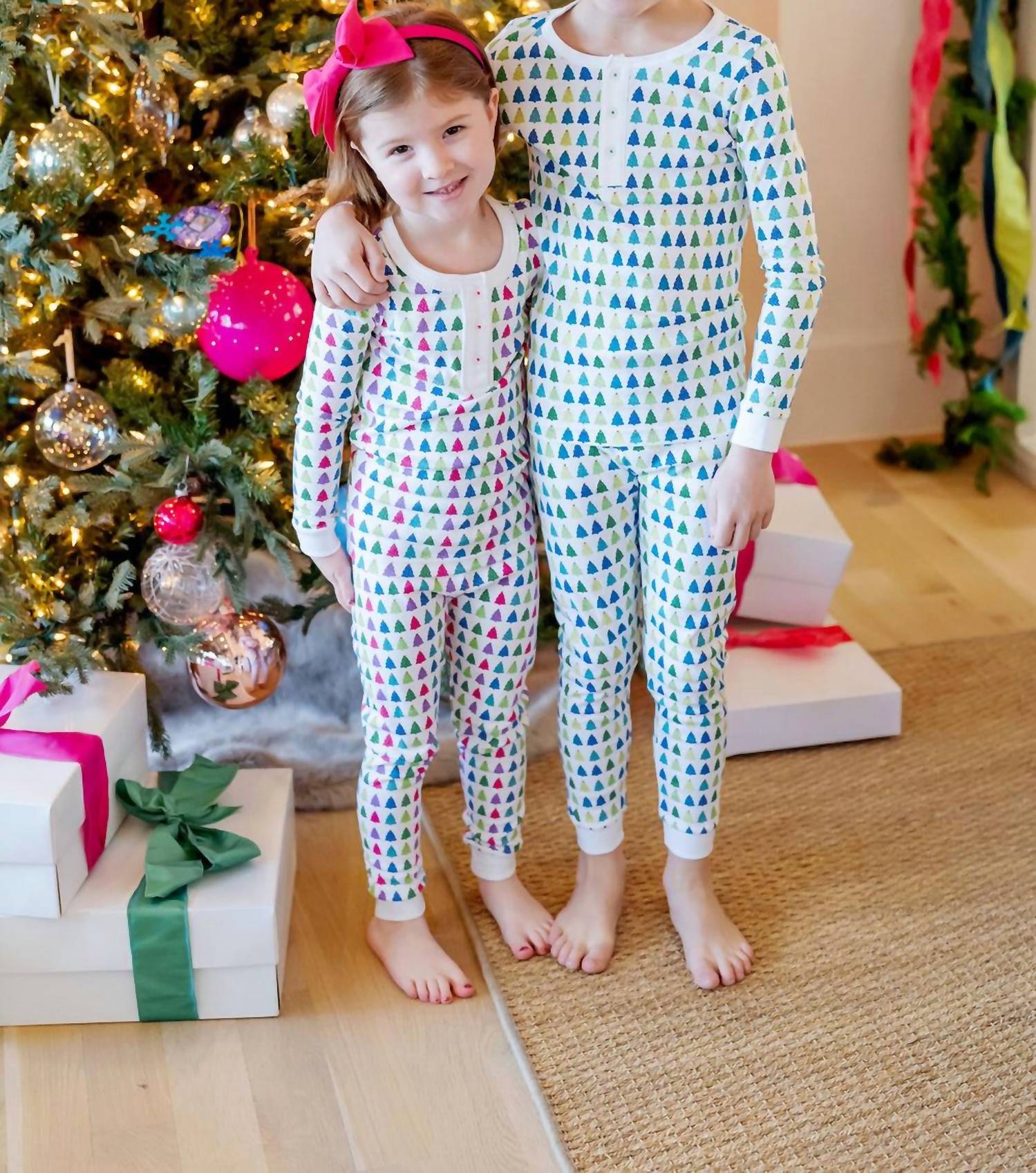 Детский пижамный комплект Alden "Рождественская елка" в ярких тонах Lila + hayes, Christmas Tree Bright — фото 3