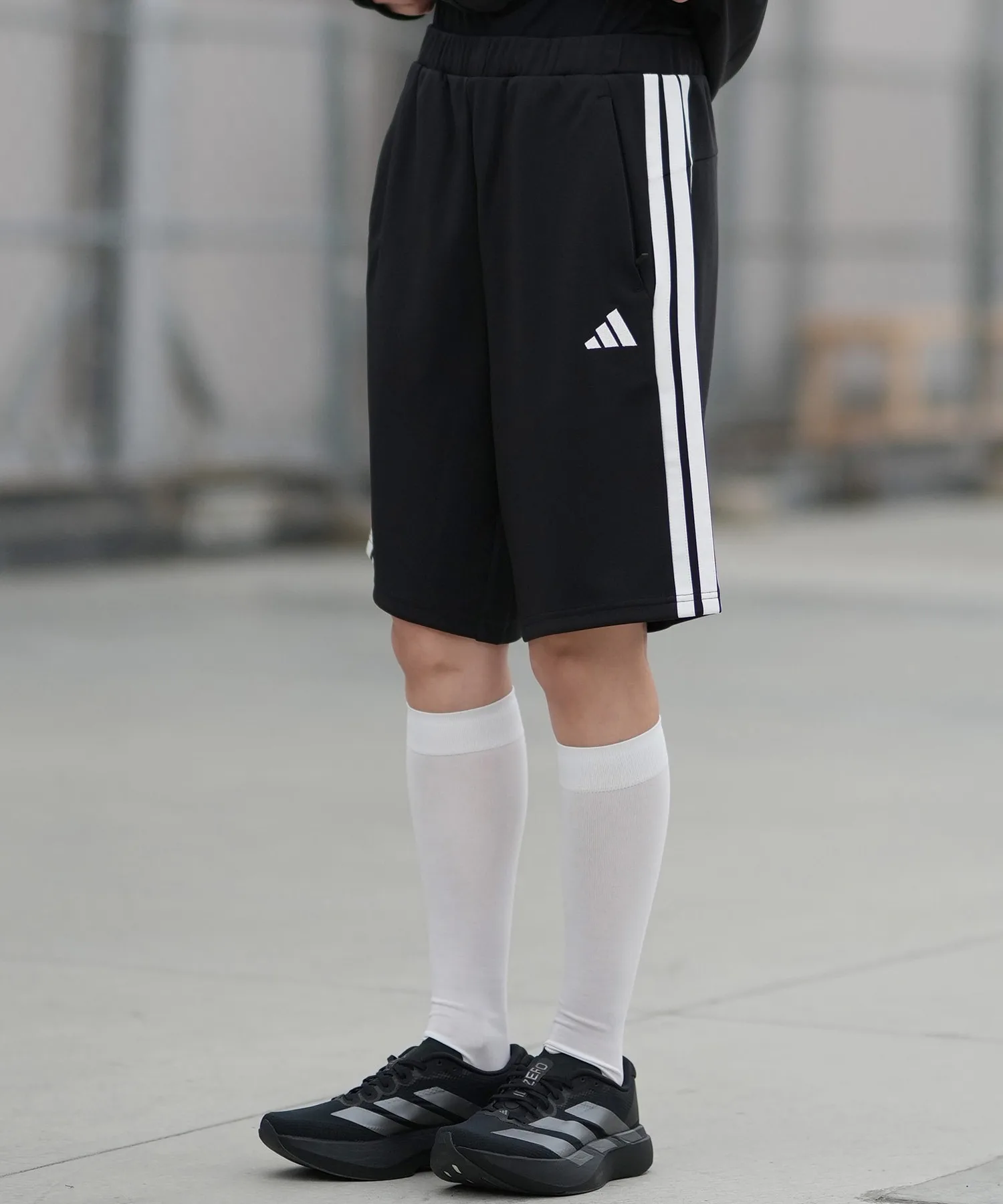 Женские шорты из мягкого трикотажа с UV-защитой adidas JVP34 черные