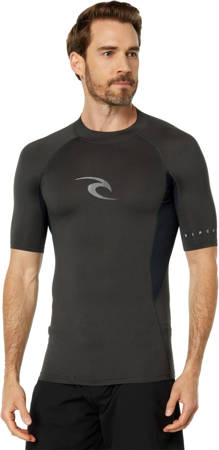 

Плавки Rip Curl Waves S/S Peformance Fit UV Tee, цвет Black Marle