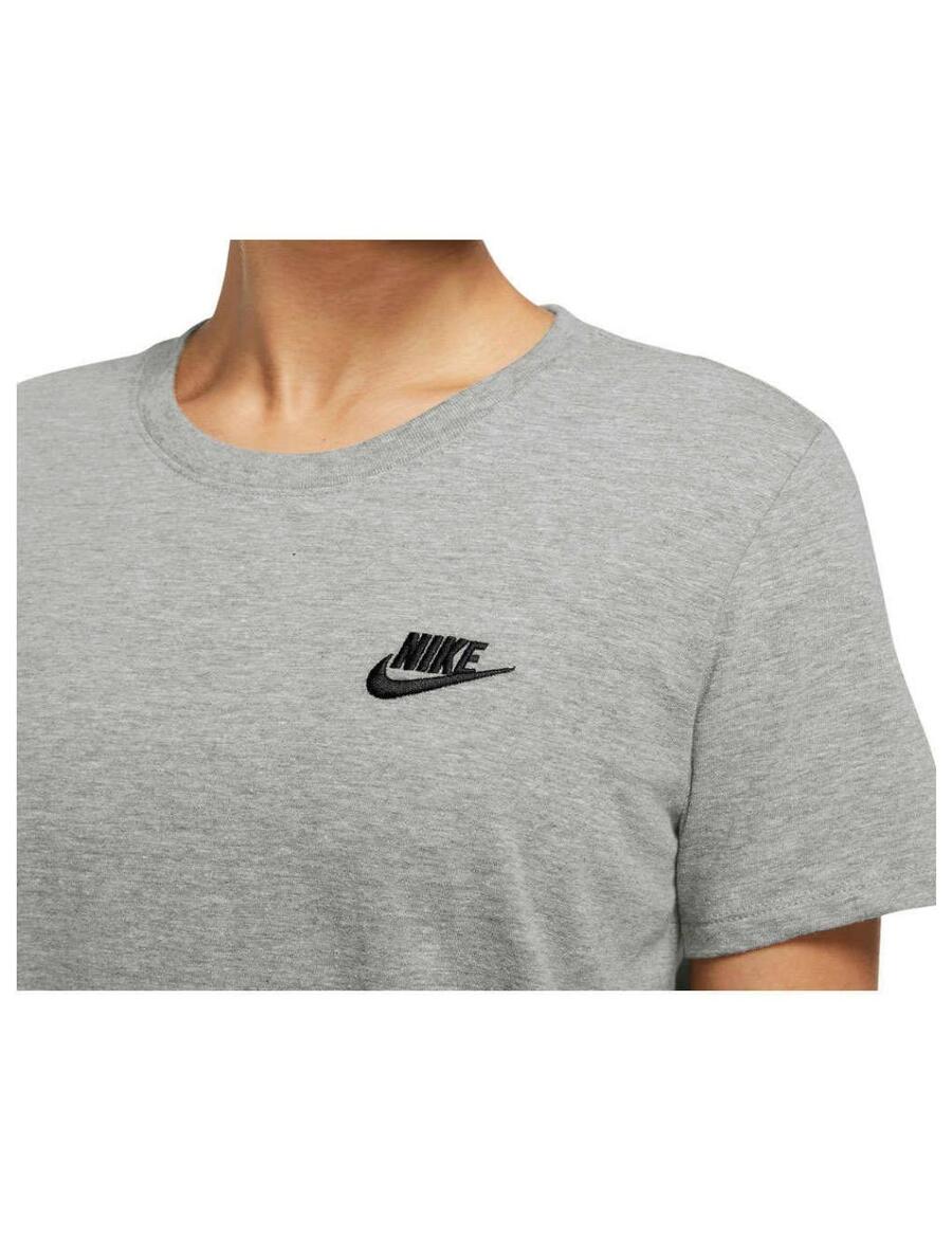 Футболка женская Nike Sportswear Club Essentials серая — фото 3