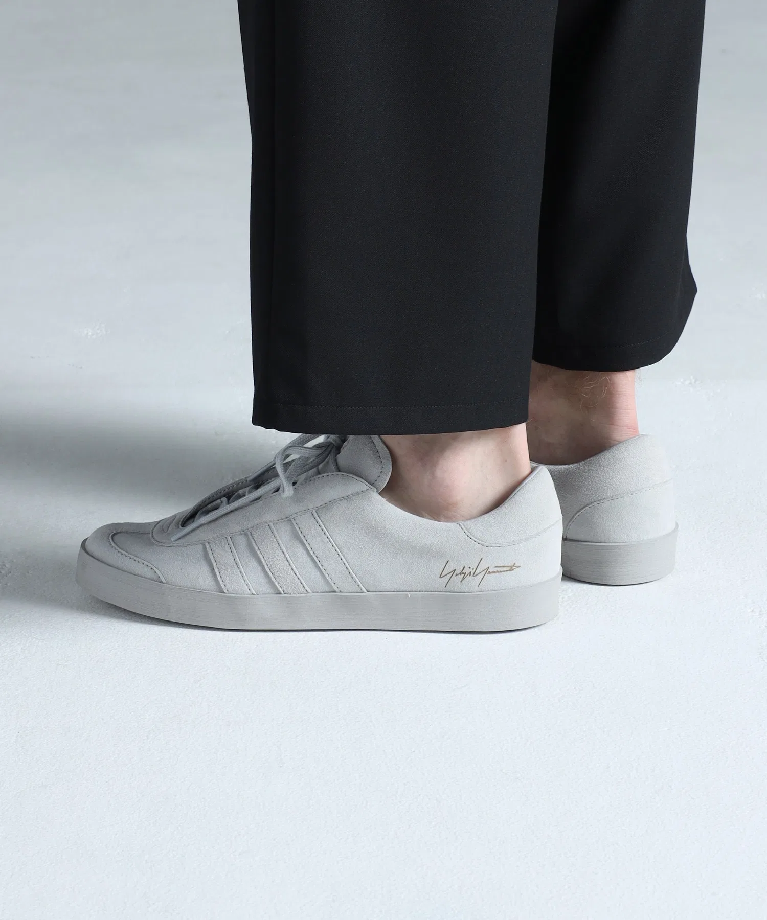Унисекс кроссовки из замши Y-3 GAZELLE серые — фото 3