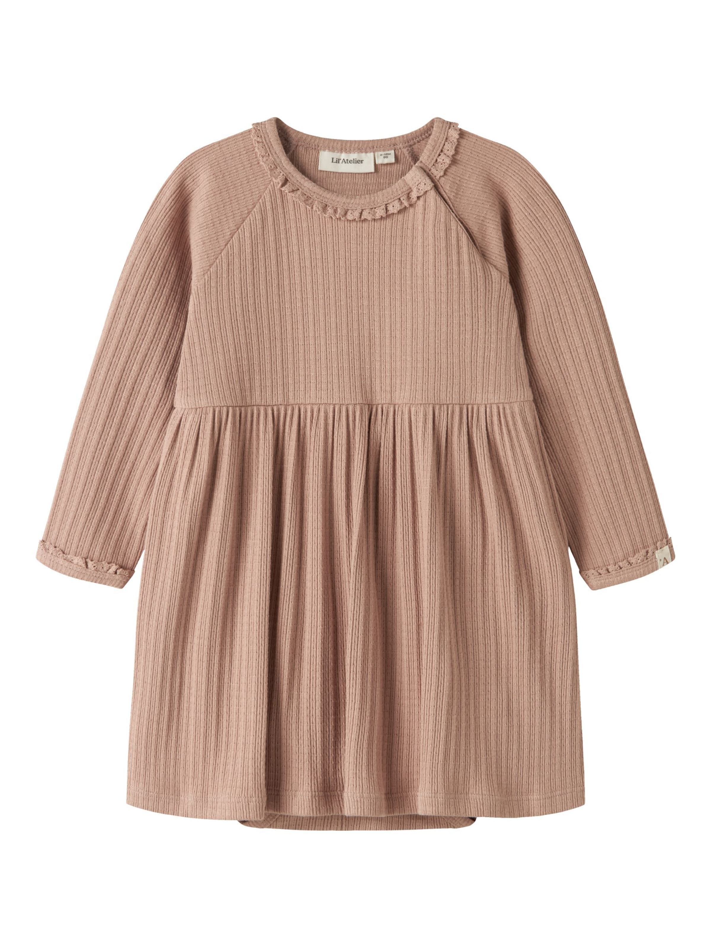 

Lil'Atelier Платье в коричневом цвете