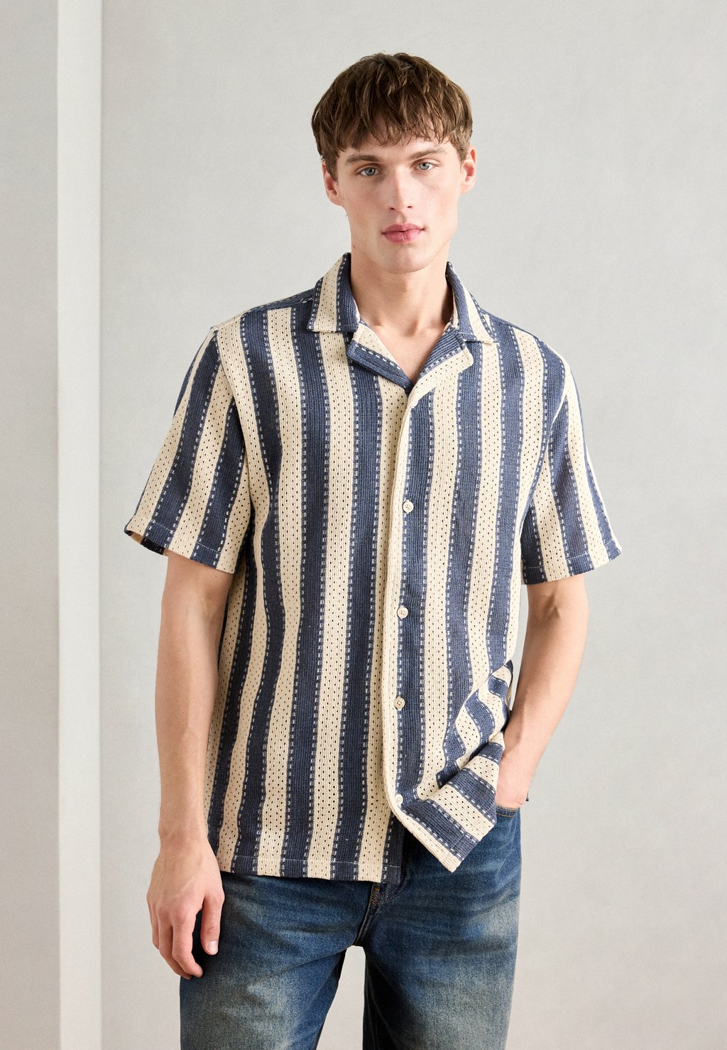 

Рубашка BOLD STRIPED RESORT SHIRT Lindbergh, темно-синий