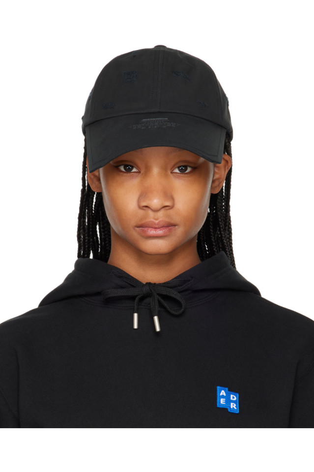 

Капюшон Sore Ader Error, цвет noir