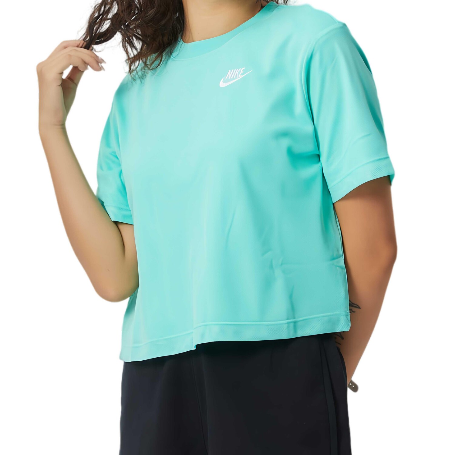 

Футболка женская зеленая Nike