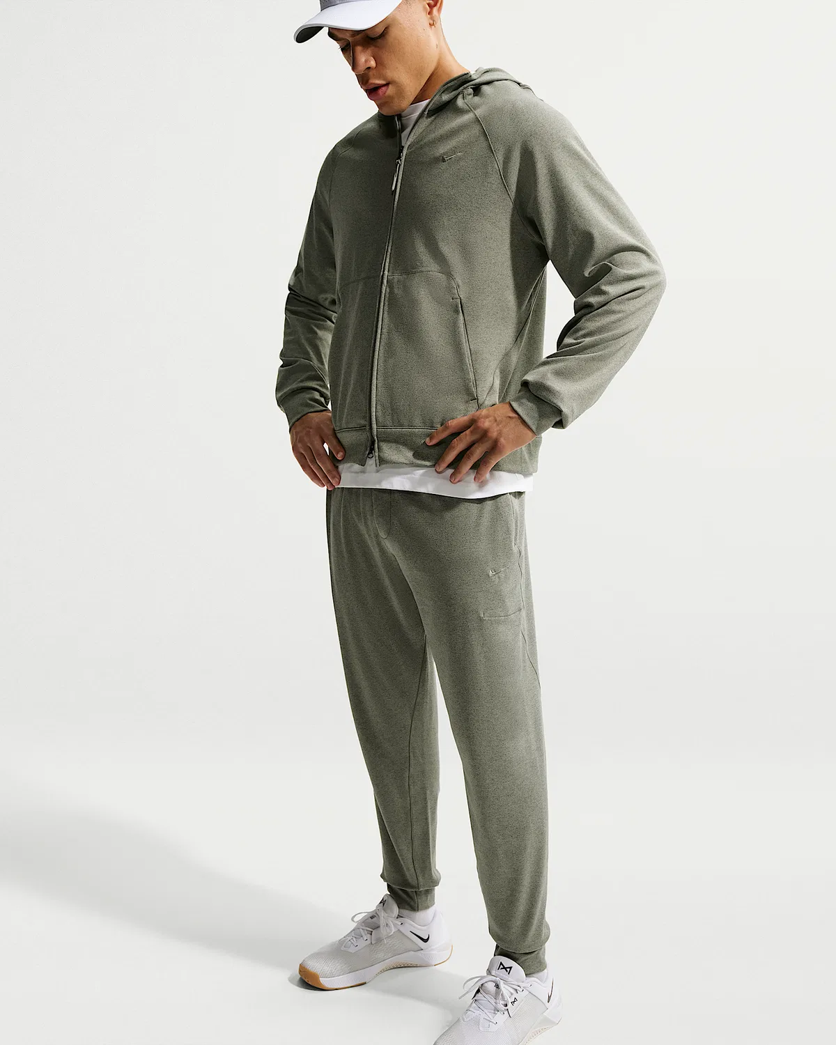 Мужские спортивные штаны Nike Primary NanoKnit Dri-FIT с защитой от УФ, Light Army/Medium Olive/Heather/Light Army — фото 4
